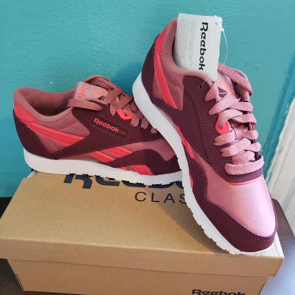 reebok classic nylon rose